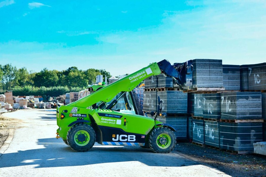 行勝于言！JCB 純電動伸縮臂叉裝車525-60E熱銷